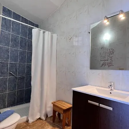 Blue Sky 1 - Adults Only アパート サロブレ